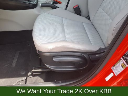 Used 2020 Kia Soul LX FWD image 17