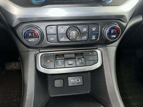 Certified 2023 GMC Acadia SLE w/ Driver Convenience Package image 15