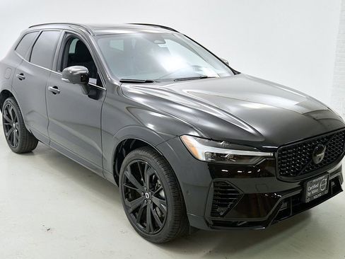 Certified 2024 Volvo XC60 T8 Ultimate w/ Protection Package Premier AWD/4WD image 4