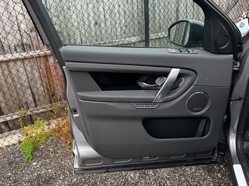 New 2025 Land Rover Discovery Sport S image 8