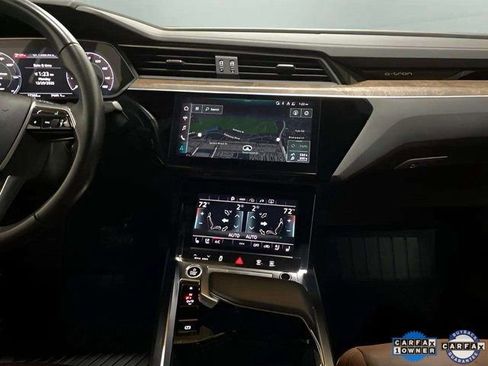 Used 2022 Audi e-tron Premium Plus w/ Premium Plus Package image 16