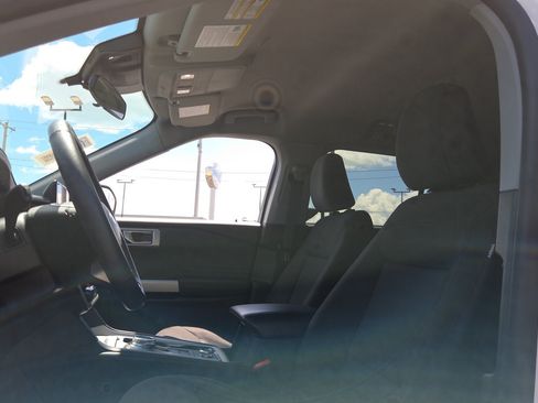 Used 2025 Ford Explorer ST AWD/4WD image 18