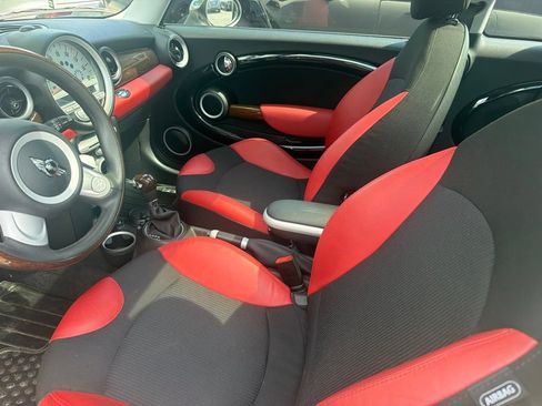 Used 2009 MINI Cooper Clubman Hardtop FWD image 2