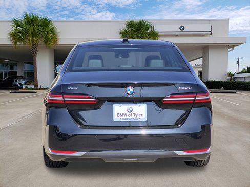 Certified 2024 BMW 530i xDrive w/ Premium Package image 5