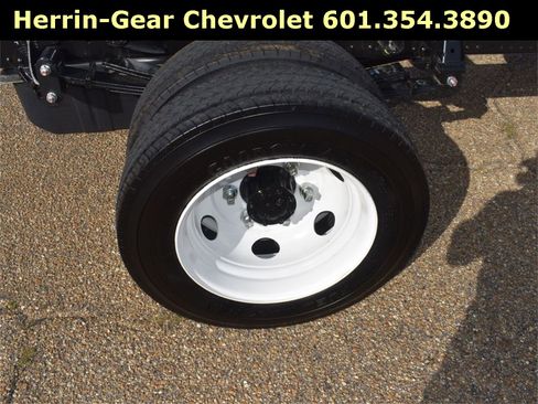 New 2025 Chevrolet Low Cab Forward image 15