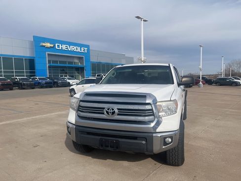 Used 2016 Toyota Tundra SR5 image 3