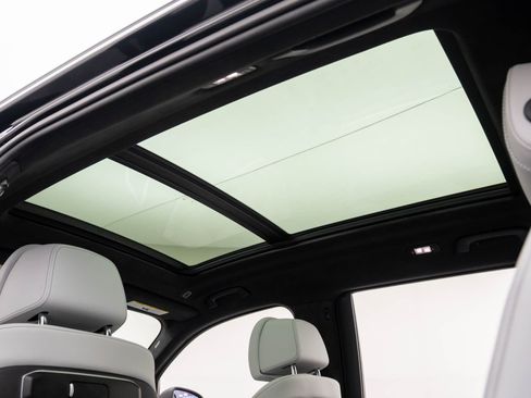 Used 2024 BMW X7 xDrive40i image 18