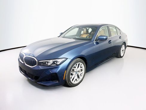 Used 2025 BMW 330i Sedan RWD image 3