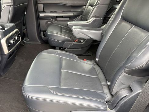 Used 2024 Ford Expedition XLT RWD image 10