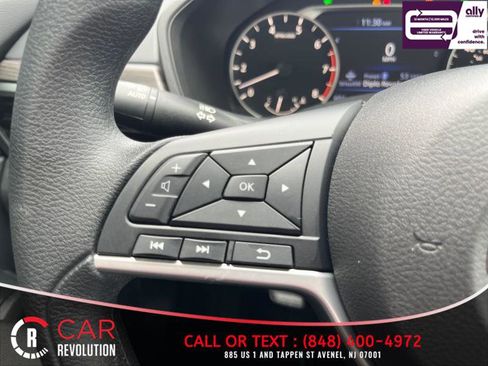 Used 2025 Nissan Altima 2.5 SV FWD image 21