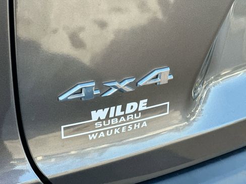 Used 2019 Jeep Cherokee Latitude Plus w/ Cold Weather Group image 17