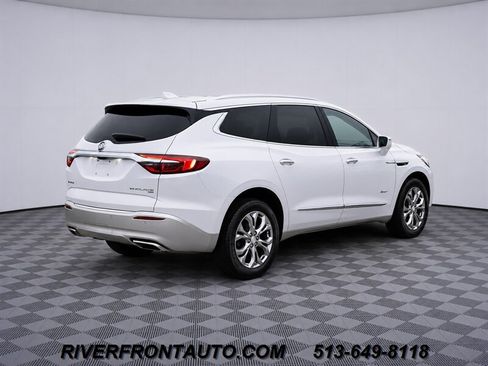 Used 2018 Buick Enclave Avenir w/ Avenir Technology Package AWD/4WD image 2