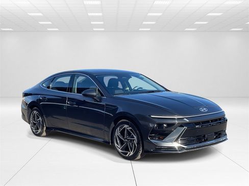 New 2026 Hyundai Sonata SEL image 1