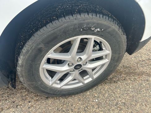 Used 2023 Ford Edge SEL w/ Convenience Package image 9