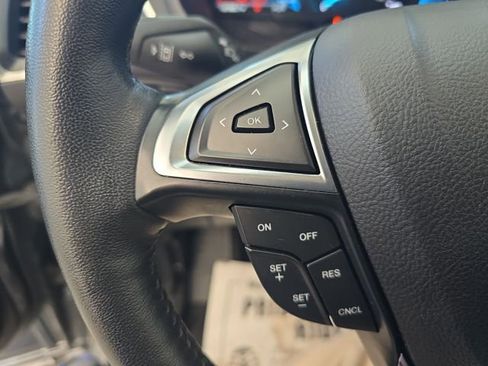 Used 2024 Ford Edge Titanium image 30