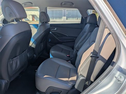 Used 2015 Hyundai Santa Fe Limited image 17