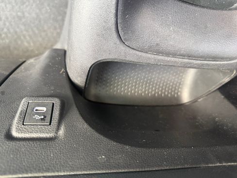 Certified 2025 Toyota Corolla LE FWD image 31