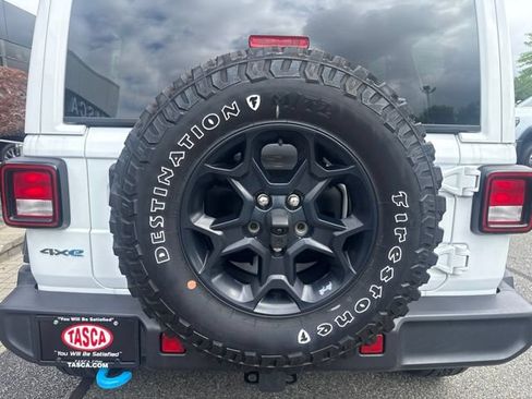 Used 2023 Jeep Wrangler Unlimited w/ Sun & Screen Package AWD/4WD image 32