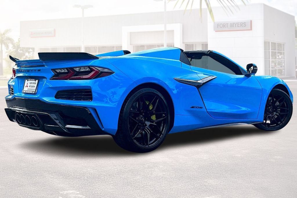 Used 2024 Chevrolet Corvette Z06 RWD image 28