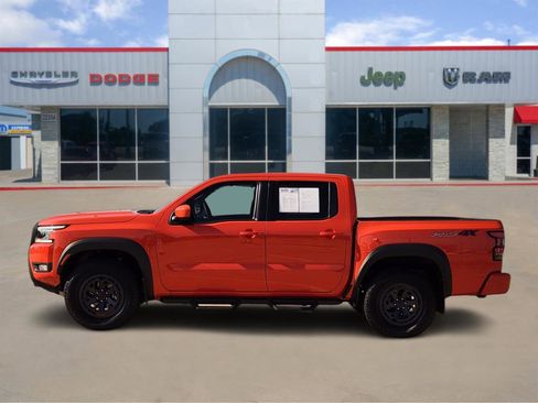 Used 2025 Nissan Frontier PRO-4X image 3