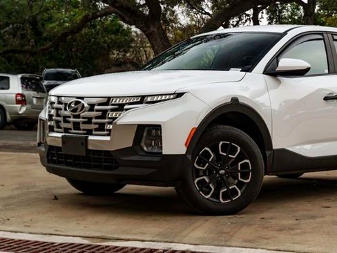 Certified 2024 Hyundai Santa Cruz SE image 3