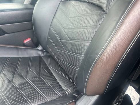 Used 2023 Nissan Pathfinder Platinum AWD/4WD image 14
