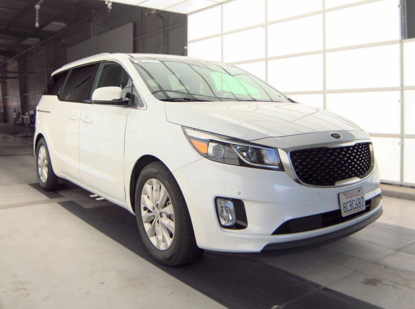 Used 2018 Kia Sedona EX FWD image 3