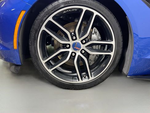 Used 2019 Chevrolet Corvette Stingray Coupe w/ 1LT RWD image 14