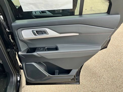 New 2026 Ford Explorer Active AWD/4WD image 9