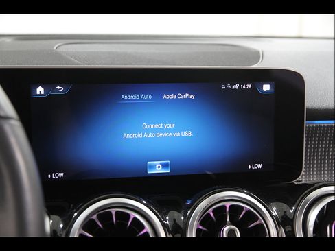 Used 2020 Mercedes-Benz GLB 250 4MATIC image 14