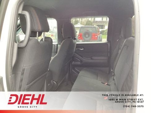 Used 2022 Nissan Frontier PRO-4X w/ Technology Package image 16