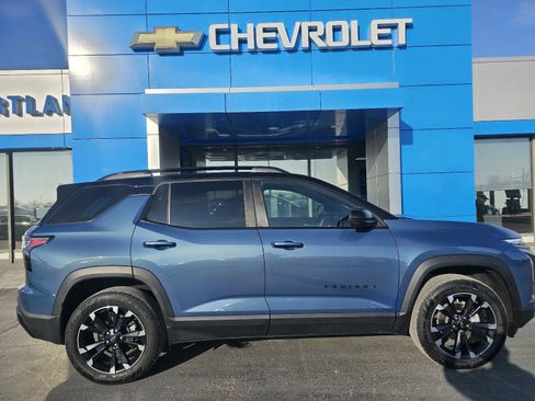 Used 2025 Chevrolet Equinox RS w/ Convenience Package III image 2