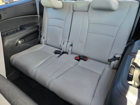 Used 2016 Honda Pilot Touring image 19