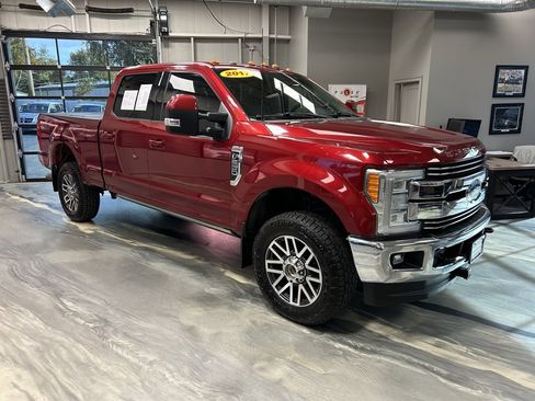 Used 2017 Ford F250 Lariat w/ Lariat Ultimate Package image 28