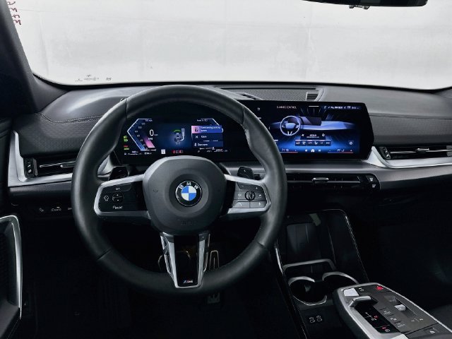 Used 2025 BMW X2 xDrive28i AWD/4WD image 11