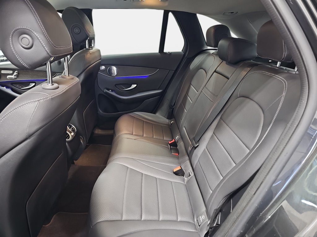 Used 2020 Mercedes-Benz GLC 300 4MATIC image 13