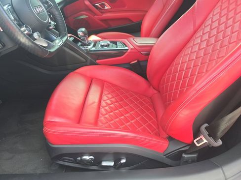 Used 2022 Audi R8 V10 w/ Premium Package image 22