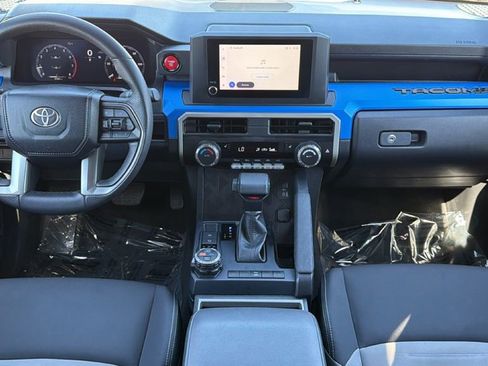 Certified 2025 Toyota Tacoma TRD Off-Road image 35