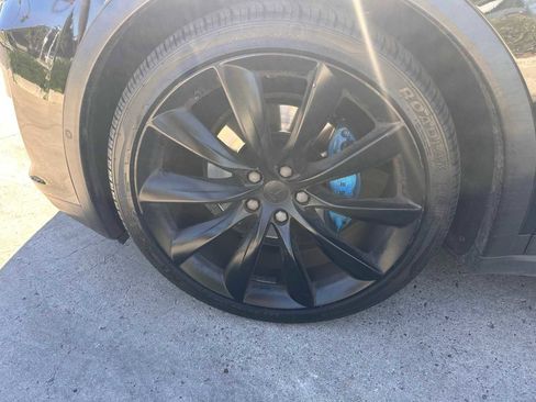 Used 2018 Tesla Model X 75D image 10