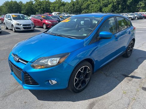 Used 2012 Ford Focus SE FWD image 2