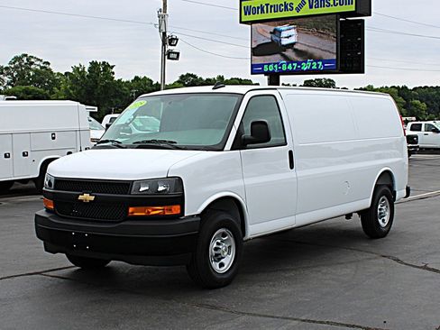 Used 2025 Chevrolet Express 2500 Extended w/ Driver Convenience Package RWD image 2
