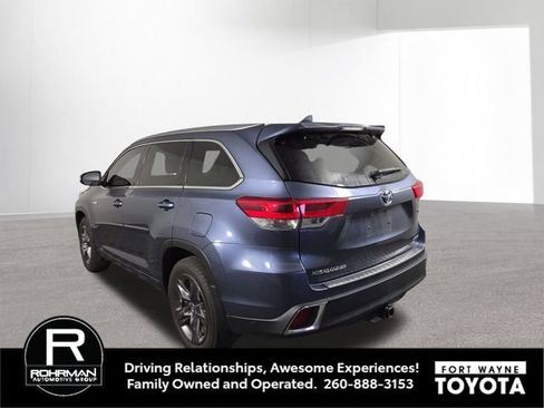 Used 2018 Toyota Highlander Limited Platinum AWD/4WD image 9