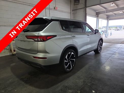 Used 2022 Mitsubishi Outlander ES image 5
