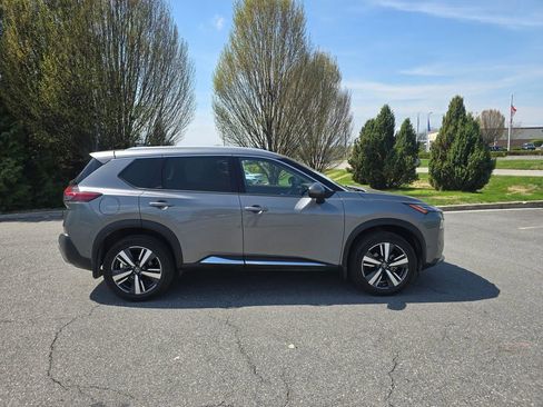 Used 2021 Nissan Rogue Platinum image 10