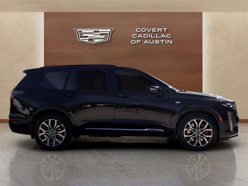Certified 2023 Cadillac XT6 Sport w/ Technology Package image 5
