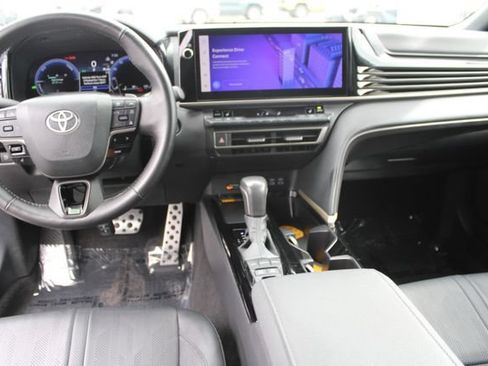 Used 2025 Toyota Camry XSE FWD image 13