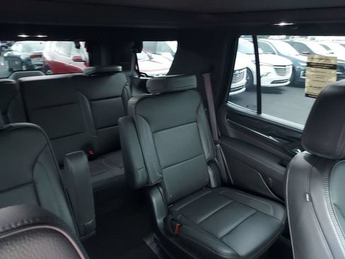 Used 2023 GMC Yukon Denali AWD/4WD image 14