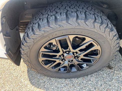 Used 2024 Toyota Sequoia SR5 AWD/4WD image 9