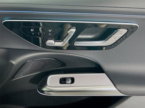 New 2026 Mercedes-Benz E 350 4MATIC Sedan image 31