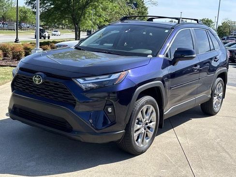 Used 2025 Toyota RAV4 XLE Premium FWD image 12